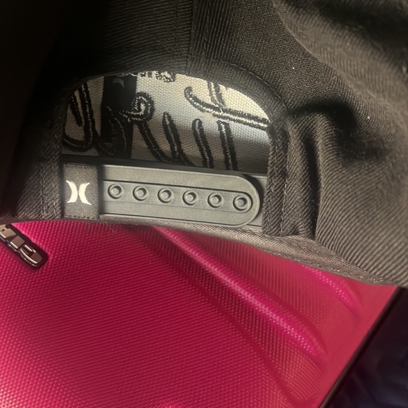 Hurley hat - Picture 2 of 2